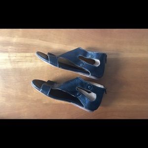 EUC BedStu Soto black rustic leather sandal size 7